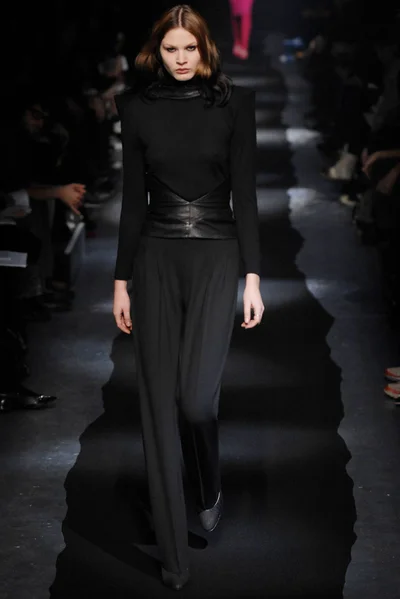 Look 10